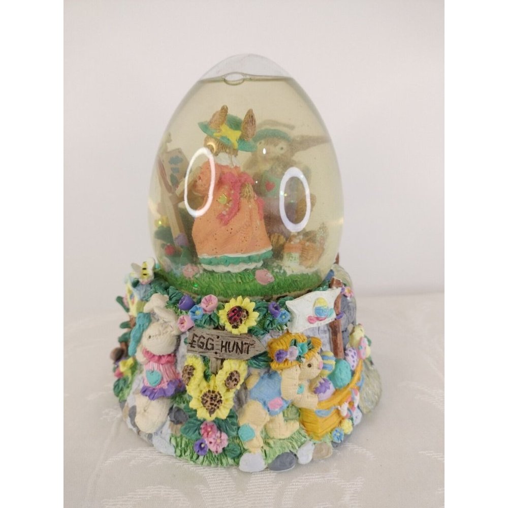 COPY - Easter Egg Hunt Spring Water Globe W/Musical Playing Peter Cottontail 6"…